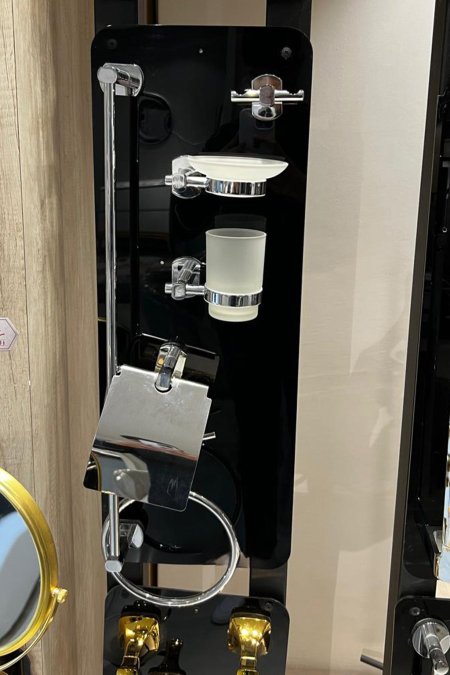 طقم إكسسوارات حمّام جداري كروم – مودرن (6 قطع)